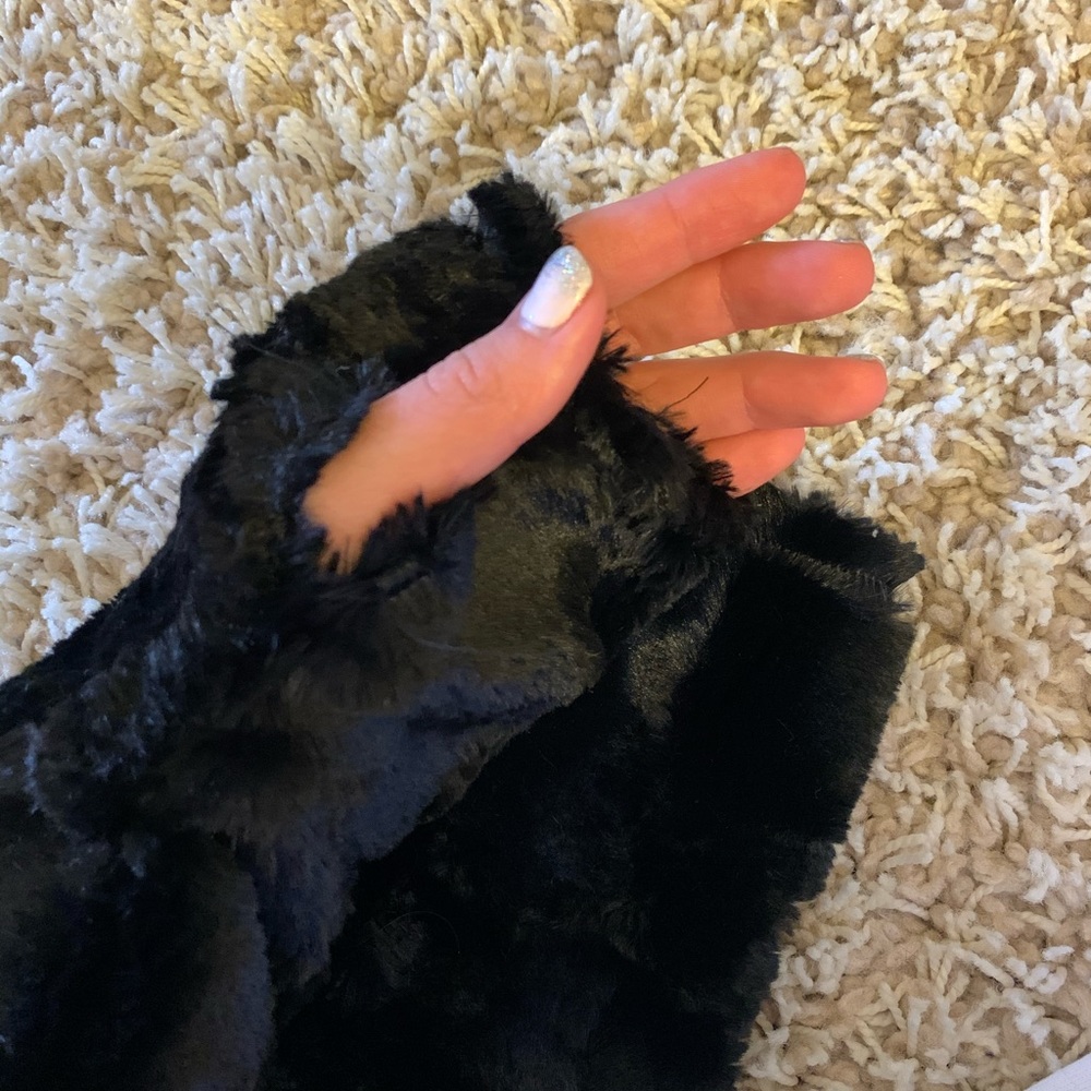 GLOVES - Picture 3 of 4